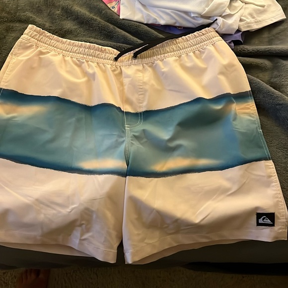 Board shorts - Picture 1 of 2
